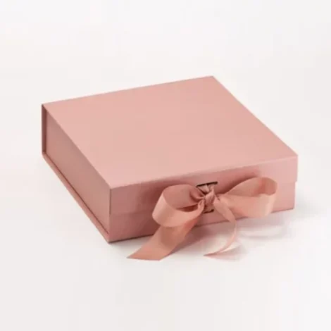 Medium-Gift-Boxes-600x454